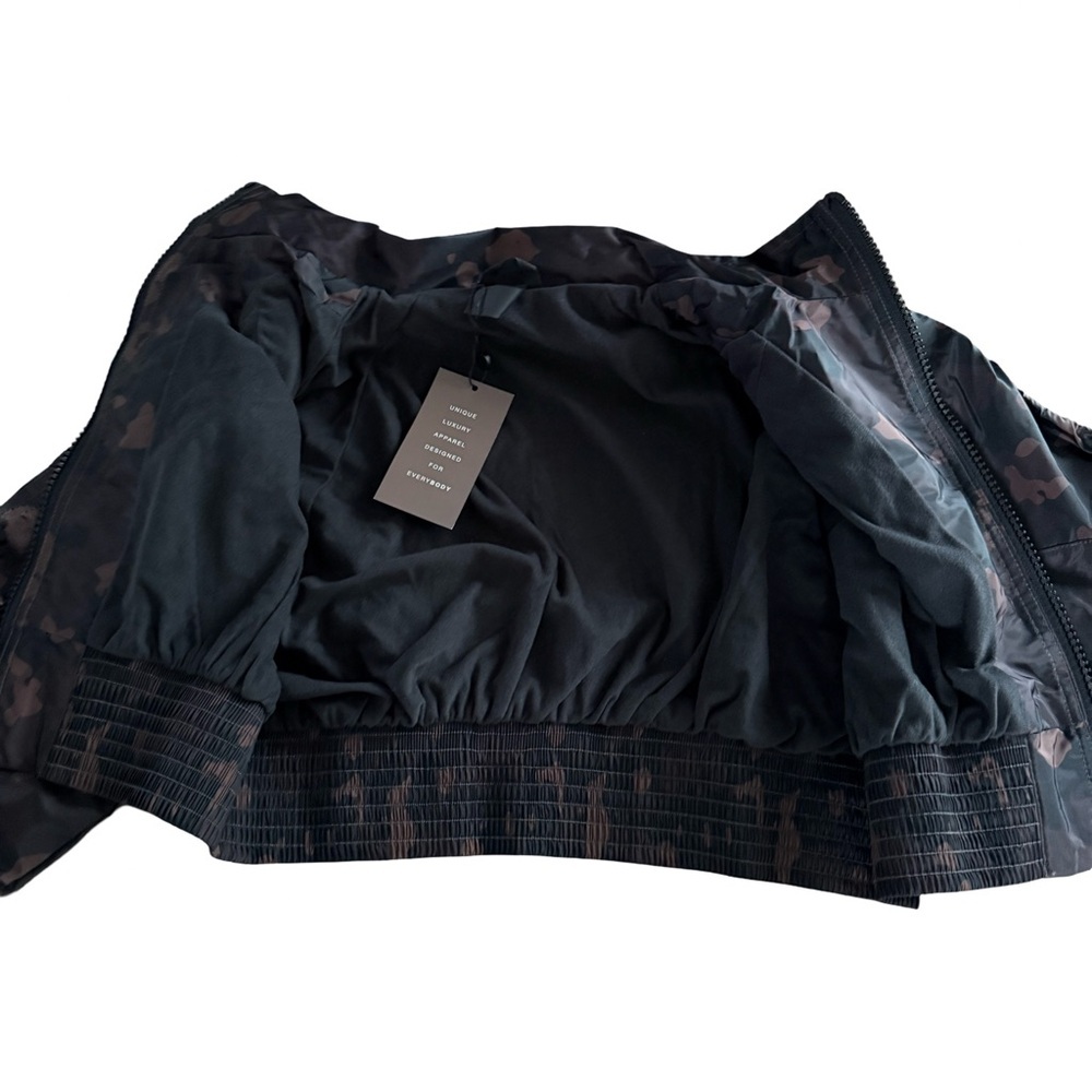 Balance Athletica Vitality Ethos Crop Camo Jacket Base Camp NWT Size XXS - Picture 4 of 5